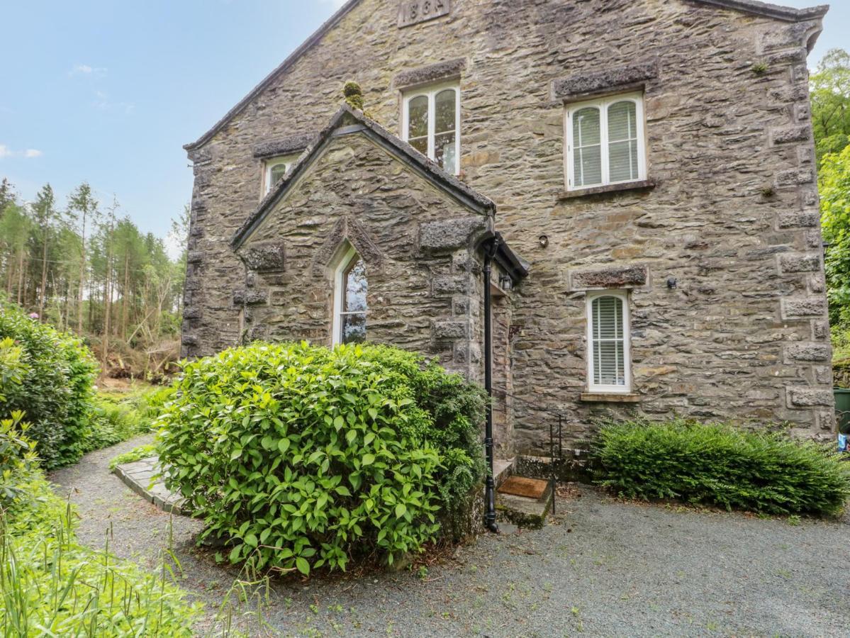 Danes Court Villa Bowland Bridge Exterior photo